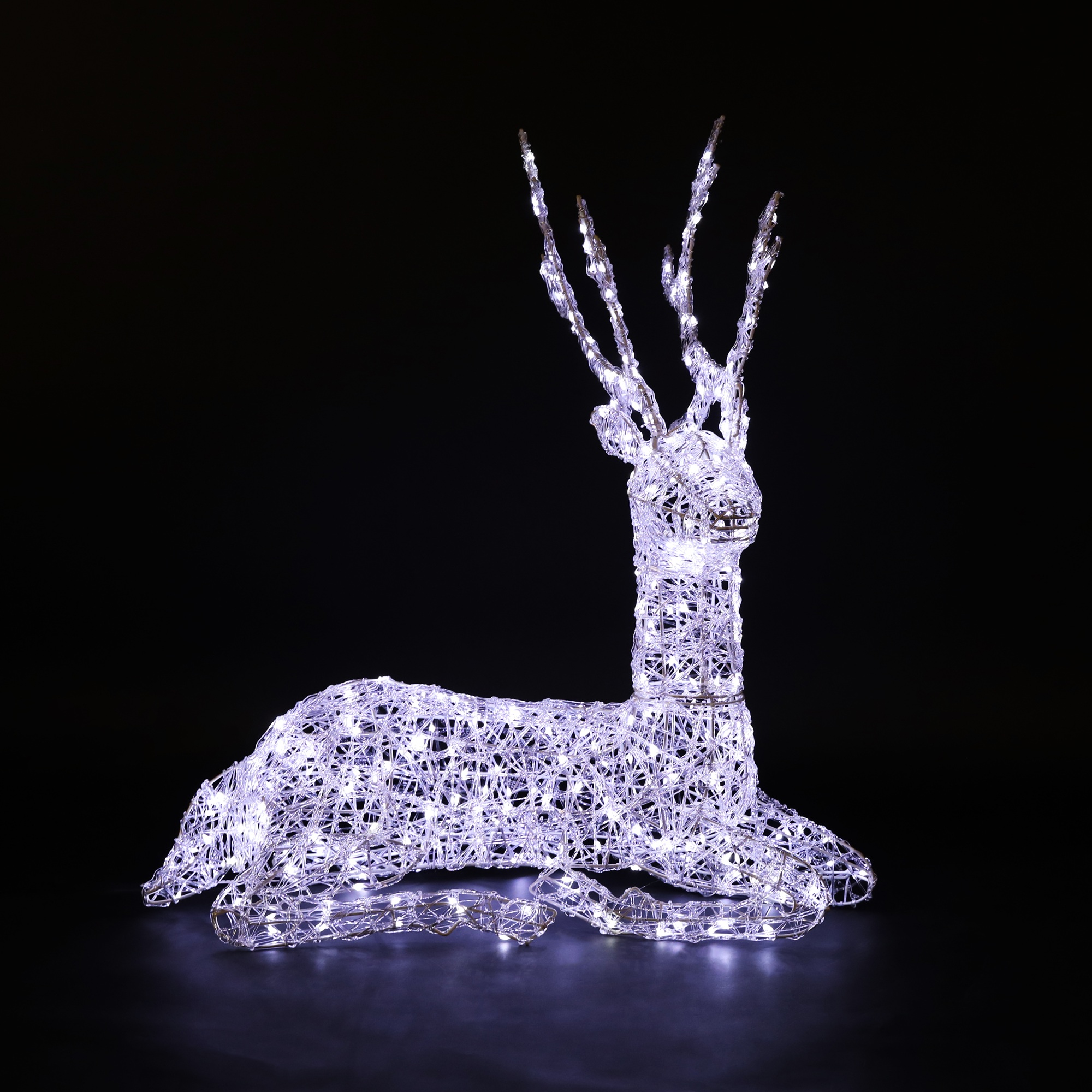 85CM SPUN ACRYLIC RESTING STAG